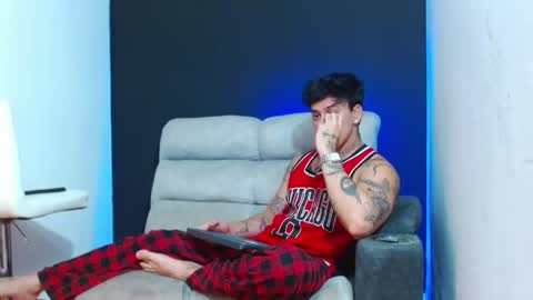 justinfuller_31 online show from 05/18/26, 03:02