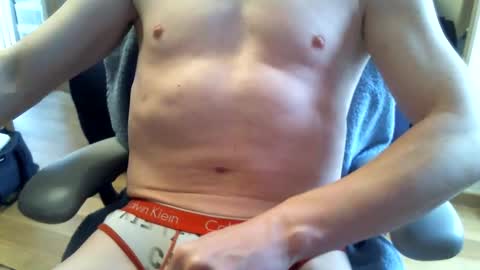 Justkelk12bi1 online show from 05/20/26, 09:04