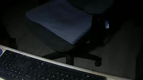 Snapshot of justme39057 chatting on 02/19/26, 05:20 Justme39057 online show from 02/19/26, 05:20