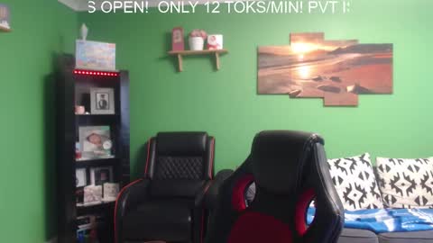 Justme online show from 12/25/24, 03:49