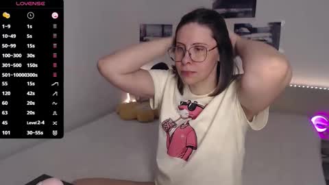 Julie online show from 04/07/26, 04:02