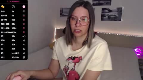 Julie online show from 04/25/26, 04:15