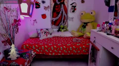 Snapshot of justmia_ chatting on 12/20/24, 04:53 Mia online show from 12/20/24, 04:53