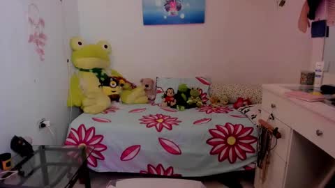 Snapshot of justmia_ chatting on 02/28/25, 01:37 Mia online show from 02/28/25, 01:37