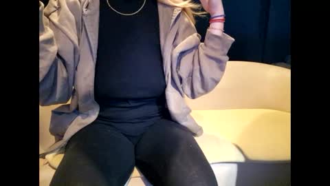 Snapshot of justonetime333 chatting on 09/30/25, 05:01 Ana online show from 09/30/25, 05:01