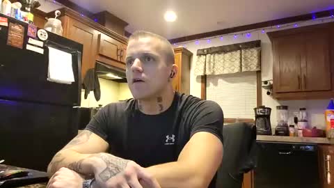 justus0624 online show from 10/17/25, 01:42