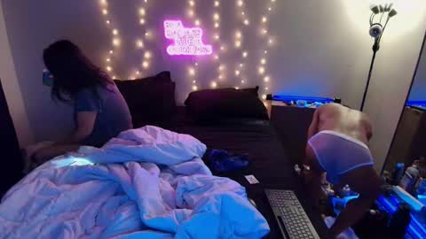 Snapshot of justwannalookgood4ya chatting on 01/20/25, 07:36 Eetantungfuk Mias online show from 01/20/25, 07:36