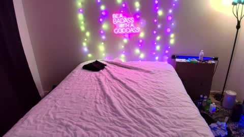 Snapshot of justwannalookgood4ya chatting on 01/24/25, 06:35 Eetantungfuk Mias online show from 01/24/25, 06:35