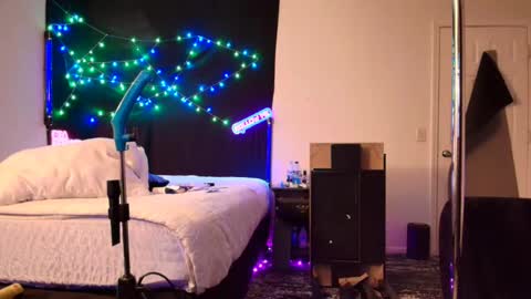 Snapshot of justwannalookgood4ya chatting on 02/08/25, 01:11 Eetantungfuk Mias online show from 02/08/25, 01:11