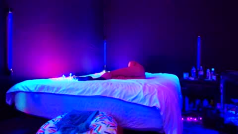 Snapshot of justwannalookgood4ya chatting on 02/16/25, 01:05 Eetantungfuk Mias online show from 02/16/25, 01:05