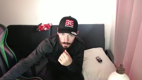 Snapshot of justyouraveragebeast chatting on 11/22/25, 07:35 justyouraveragebeast online show from 11/22/25, 07:35