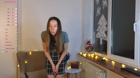 Snapshot of juu_jaa chatting on 12/29/24, 02:31 Juja and Kira online show from 12/29/24, 02:31