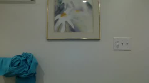 J and Sugar snap pea online show from 02/13/25, 04:00