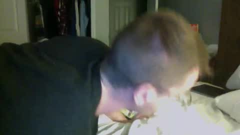 Snapshot of jwill10000 chatting on 04/26/26, 08:45 J and Sugar snap pea online show from 04/26/26, 08:45