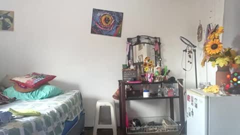 k_mabell online show from 12/17/25, 06:47