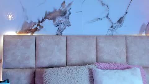 kaarol01 online show from 04/18/26, 02:48