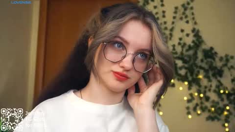 Snapshot of kacyboone chatting on 10/05/25, 06:23 Tate online show from 10/05/25, 06:23