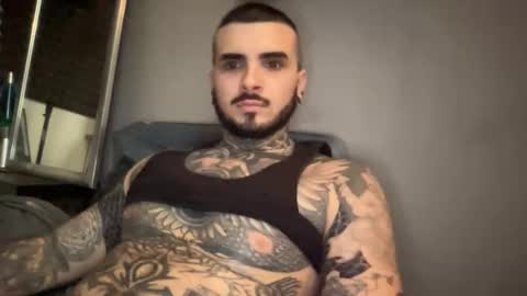 Snapshot of kadmon33 chatting on 11/19/25, 03:01 kadmon33 online show from 11/19/25, 03:01