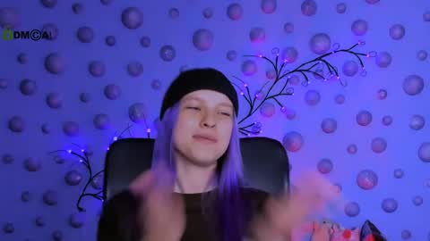 kaela_spell_ online show from 04/20/26, 10:22