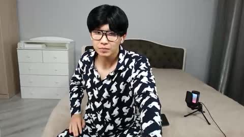 Kai Chicken online show from 12/19/25, 08:54