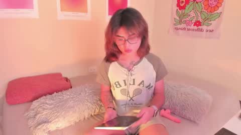 Snapshot of kai_novoa chatting on 10/15/25, 08:31 Kai Novoa online show from 10/15/25, 08:31