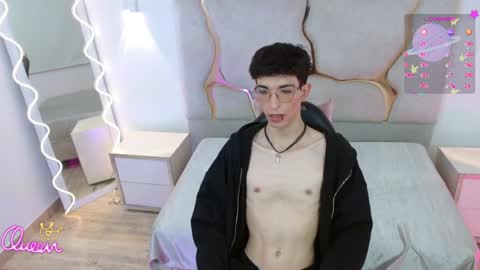 kai_tay1 online show from 04/09/26, 11:37