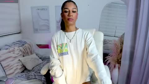 Snapshot of kaia_cam chatting on 04/29/26, 11:14 online show from 04/29/26, 11:14