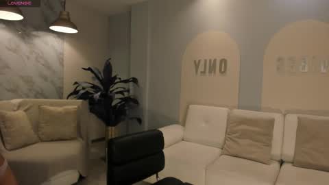 Kaia Ferreira online show from 12/22/25, 11:51