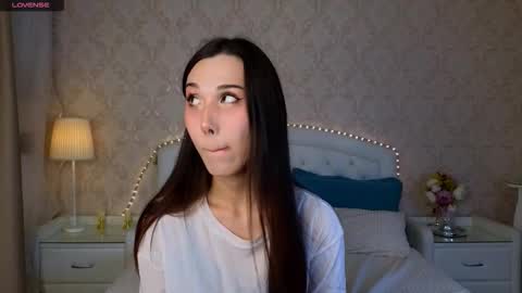 Kaia Monday Thursday FridaySaturdaySunday online show from 10/12/25, 01:10