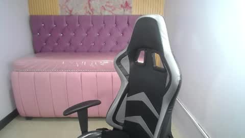 Snapshot of kailee_ch chatting on 04/13/26, 12:54 Kailee online show from 04/13/26, 12:54