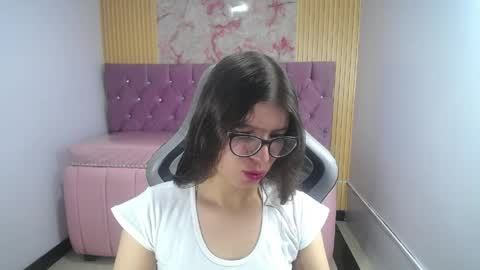 Snapshot of kailee_ch chatting on 04/15/26, 01:18 Kailee online show from 04/15/26, 01:18