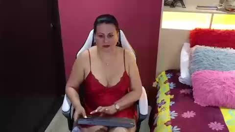 Snapshot of kaily_jonness chatting on 10/15/25, 10:43 kaily jonness online show from 10/15/25, 10:43