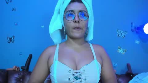kaira_mosse_ online show from 03/27/26, 12:05