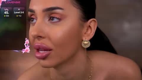 Kaira online show from 12/05/25, 07:10