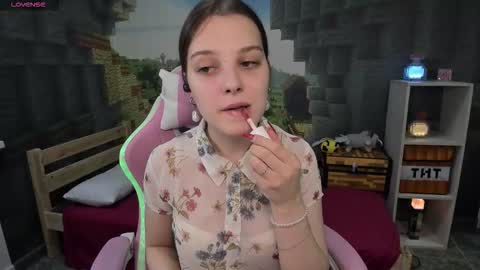 Kaisa online show from 10/21/25, 06:14