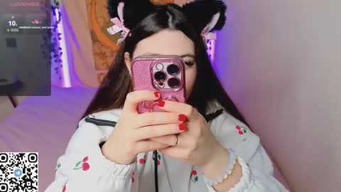 Snapshot of kaisythesmall chatting on 11/26/25, 08:37 Kessy online show from 11/26/25, 08:37