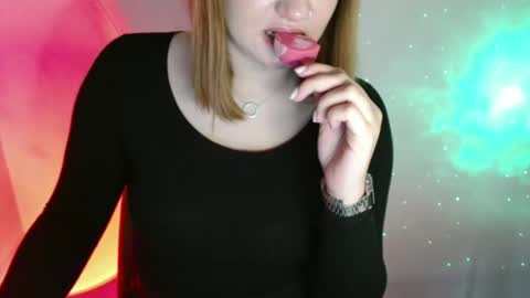 Kaitlin online show from 03/31/26, 10:04