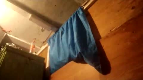 kakaroto30102 online show from 12/04/25, 03:10