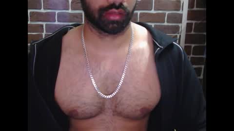 Vicky online show from 02/01/25, 06:08