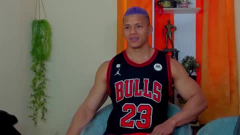 kale thomson online show from 02/18/25, 04:37