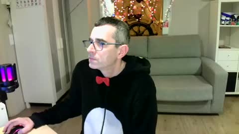 Snapshot of kalem48 chatting on 01/09/25, 11:24 MusicMen49 online show from 01/09/25, 11:24