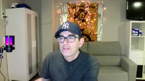 Snapshot of kalem48 chatting on 03/05/25, 11:05 MusicMen49 online show from 03/05/25, 11:05