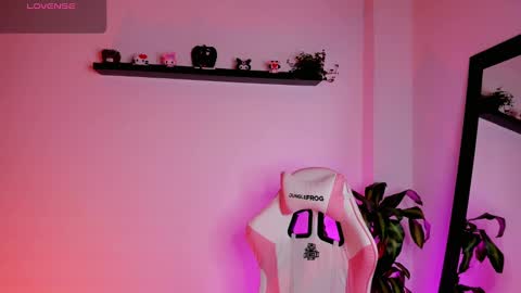 Kali Ka Please help me with your thumbs up its important   dont forget my birthday on October 26 online show from 09/10/25, 06:41