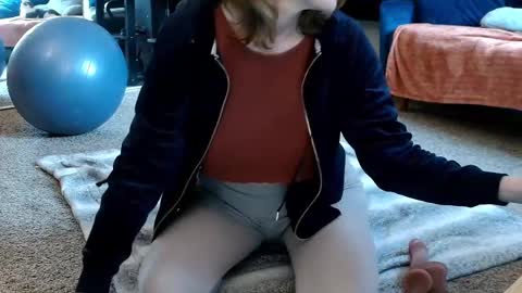 Snapshot of kalikushdreamz chatting on 02/17/25, 06:59 Tara Smith online show from 02/17/25, 06:59