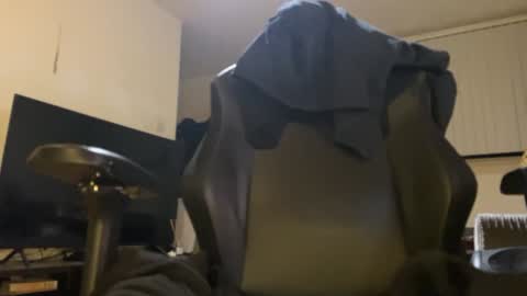 Snapshot of kalvadoz chatting on 12/28/24, 10:55 Benji online show from 12/28/24, 10:55