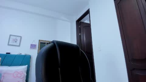 Kamilalopez online show from 06/01/26, 10:44