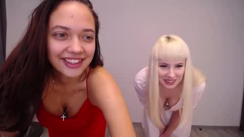 Snapshot of kamilla111 chatting on 11/15/25, 10:23 Kamilla blonde Karoline brunette online show from 11/15/25, 10:23