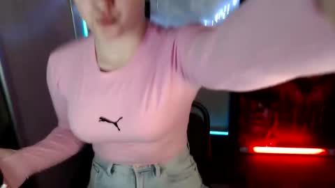 kamilla_love_ online show from 04/29/26, 12:09