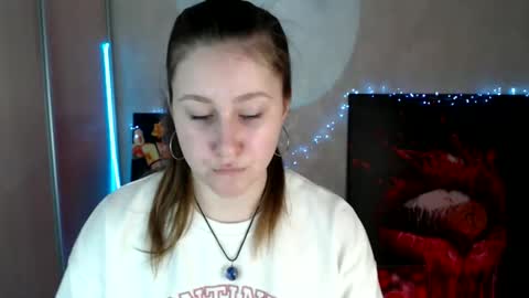 kamilla_love_ online show from 05/01/26, 12:21