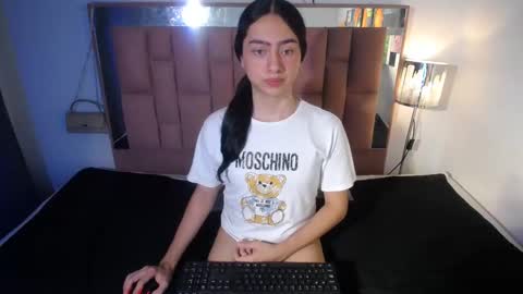 Snapshot of kammi_candy chatting on 10/14/25, 01:06 -- kammi -- online show from 10/14/25, 01:06